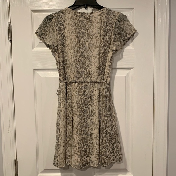 Abercrombie & Fitch Snakeskin Short Sleeve Wrap Mini Dress - Picture 3 of 6